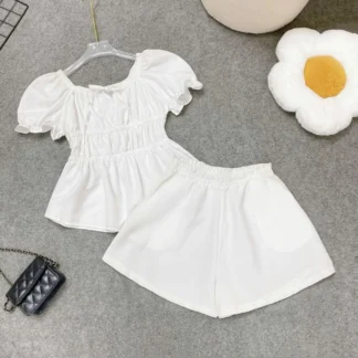 Set Đồ Bộ Áo Croptop Cổ Vuông Phồng & Quần Đùi Chun Điệu Đà